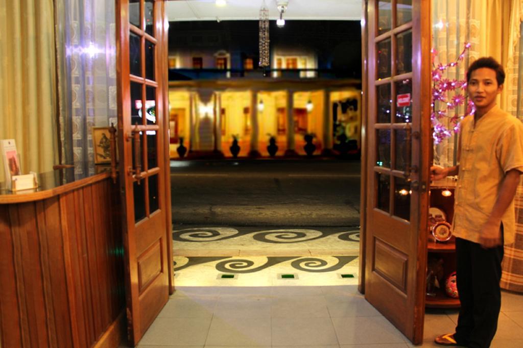 فندق يانغونفي  فندق كريستال بالاس المظهر الخارجي الصورة